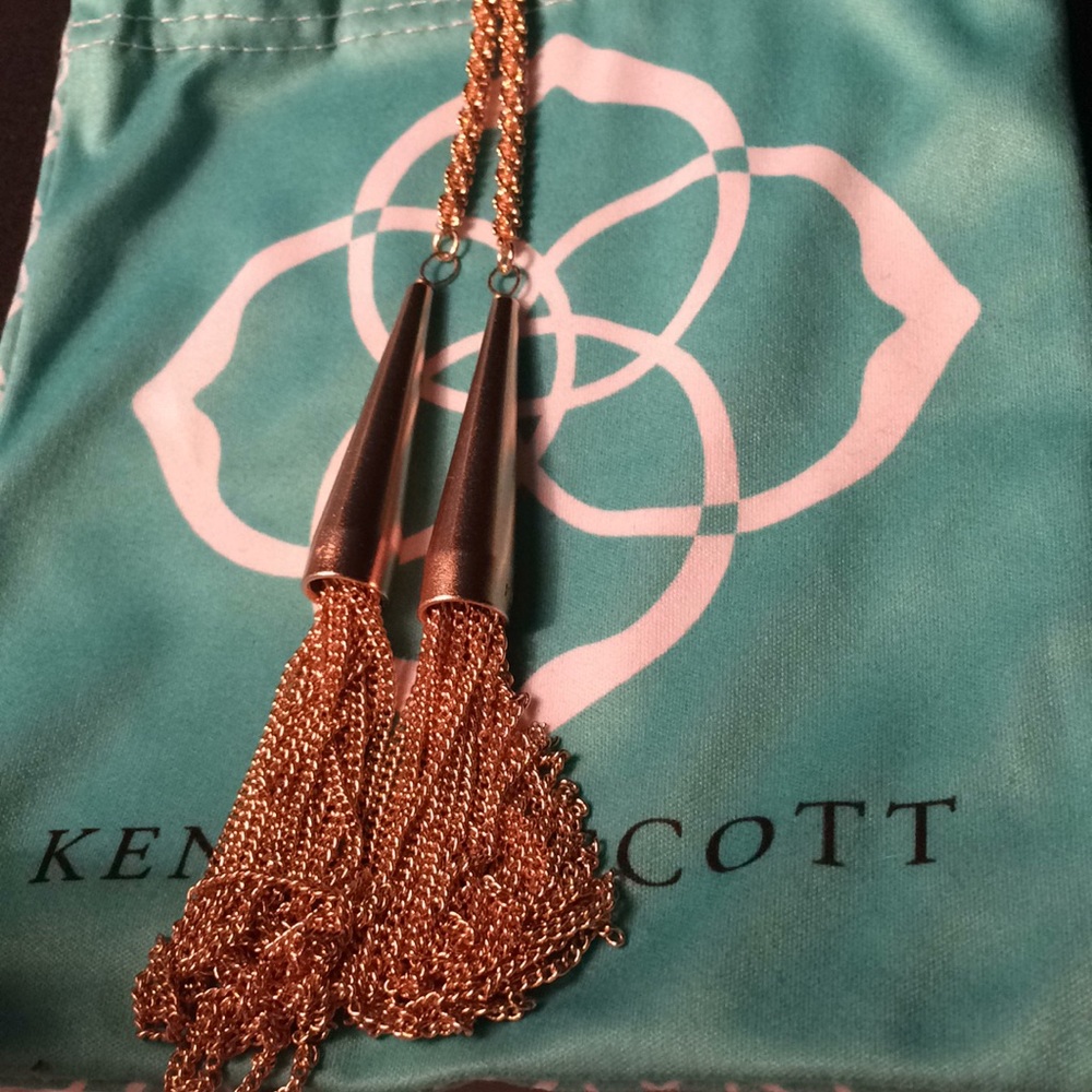 Kendra Scott Rose Gold necklace